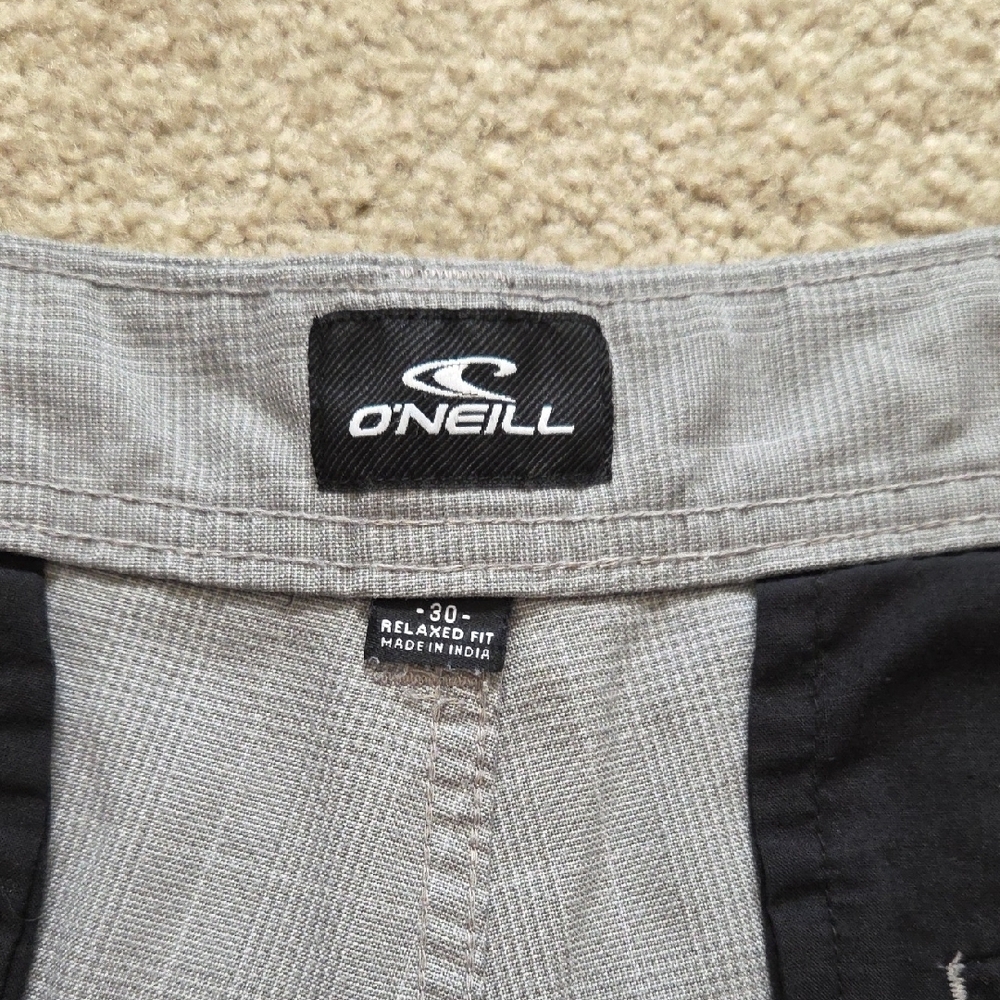 O'Neill Men's Gray Flat-Front Shorts - Picture 4 of 10